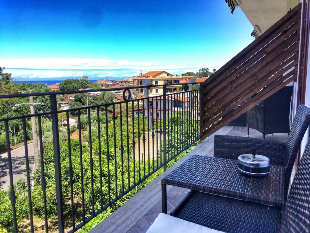 Residenza Cunto Hotel Кастелабате Екстериор снимка