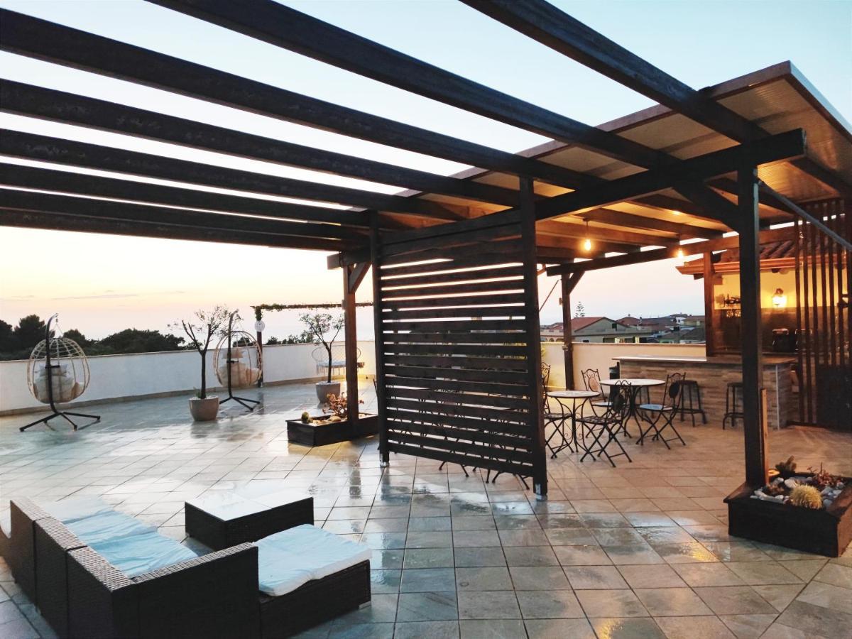 Residenza Cunto Hotel Кастелабате Екстериор снимка